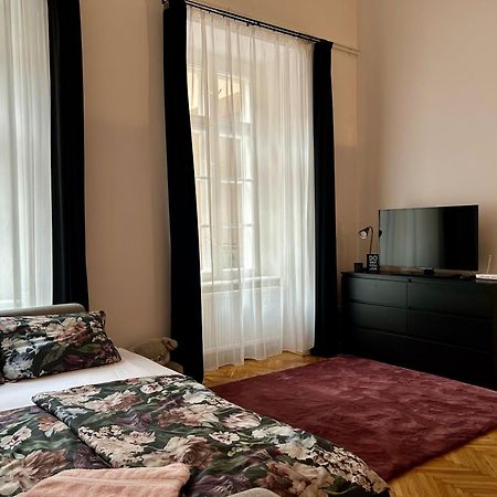 Jasmine'S Residence 布达佩斯 外观 照片